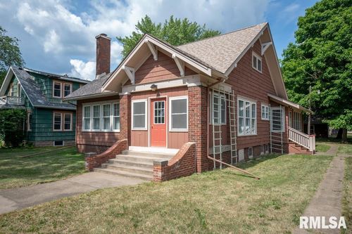 708 Main St, Henry, IL, 61537-1406 | Card Image