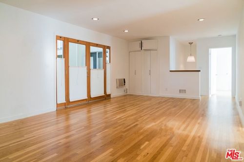 1223 N Crescent Heights Blvd, Los Angeles, CA, 90046-6007 | Card Image