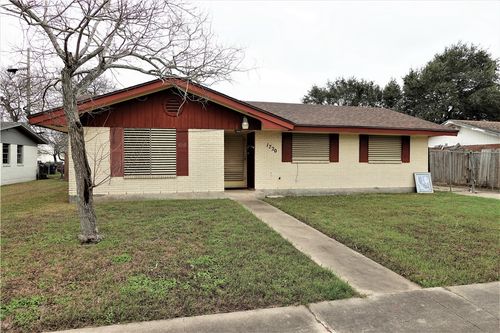 1720 Dallas Street, Portland, TX, 78374 | Card Image