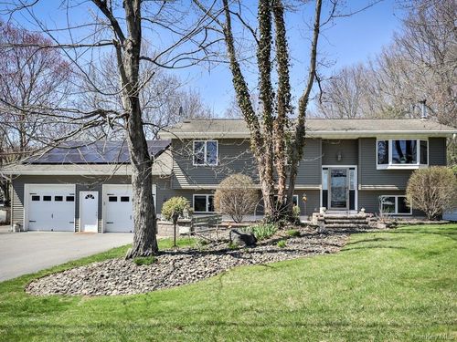 85 Surrey Rd, Chester, NY, 10918-1129 | Card Image