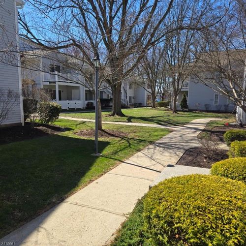 5 Mountain Ct, Bedminster, NJ, 07921-1516 | Card Image