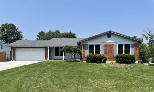 1109 Brittany Pkwy, Manchester, MO, 63011-4327 | Card Image