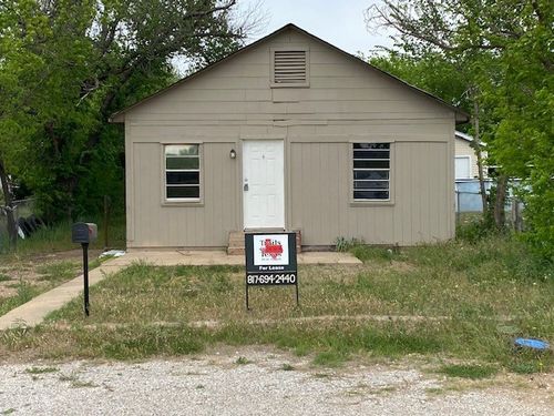 1307 Se 8 1/2 St, Mineral Wells, TX, 76067-6661 | Card Image