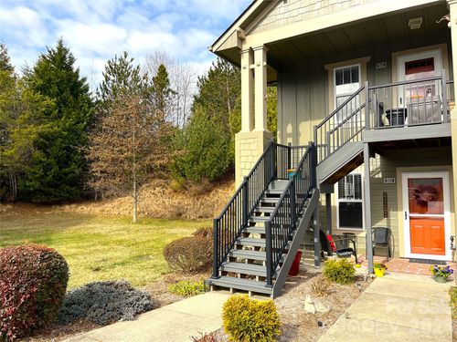 1501 Deermouse Way, Hendersonville, NC, 28792-7546 | Card Image