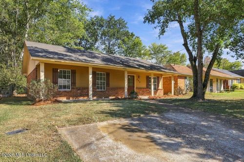 748 Sandy Ln, Pearl, MS, 39208-6247 | Card Image