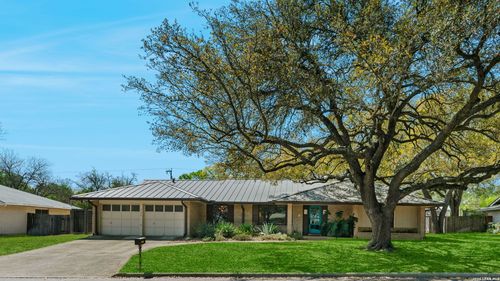 526 Crestway Dr, Windcrest, TX, 78239 | Card Image