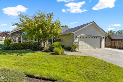 2690 Sw Trinity Way, Grants Pass, OR, 97527 | Card Image