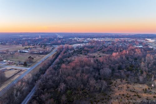 12 E 151st Pl S, Coweta, OK, 74429 | Card Image