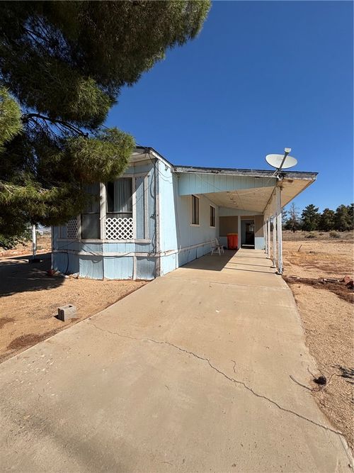 5465 W Earl Drive, Golden Valley, AZ, 86413 | Card Image