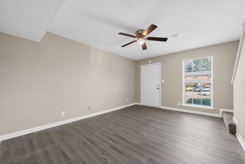 apt-e-250 Winters Ct, Clarksville, TN, 37043-1983 | Card Image