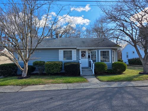 64 Woodrow Ave, Norwich, CT, 06360-2213 | Card Image