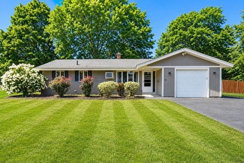 32 Massachusetts Ave, Danvers, MA, 01923-2343 | Card Image