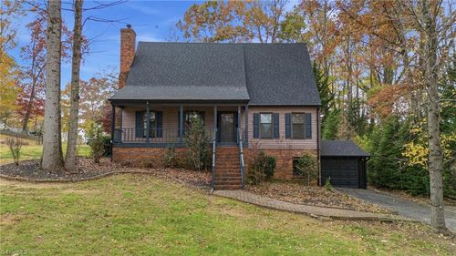 2540 Lockwood Dr, Winston-Salem, NC, 27103-6624 | Card Image