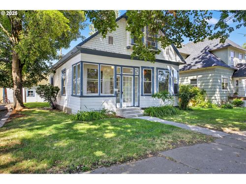 2723 2nd St, Baker City, OR, 97814-2012 | Card Image