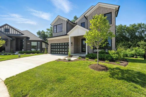 54695 Camden Ct, Utica, MI, 48316-3628 | Card Image