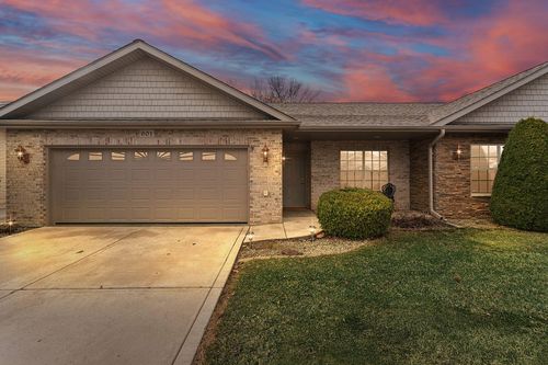 901 Veterans Ln, Crown Point, IN, 46307-2748 | Card Image