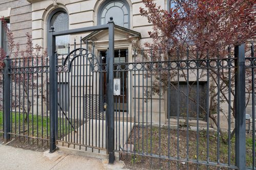 2-923 E 61st St, Chicago, IL, 60637-5661 | Card Image