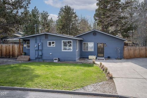 475 Se Douglas St, Bend, OR, 97702-1633 | Card Image