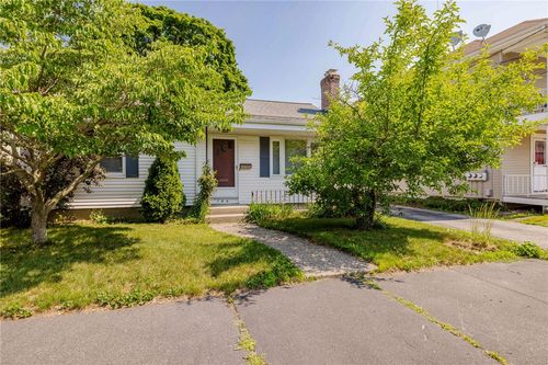 156 Harris St, Pawtucket, RI, 02861-1721 | Card Image