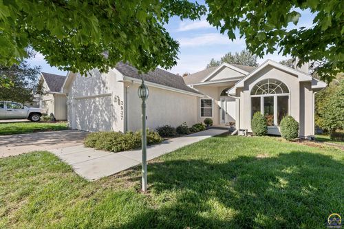 3937 Sw Stonybrook Dr, Topeka, KS, 66610-1385 | Card Image