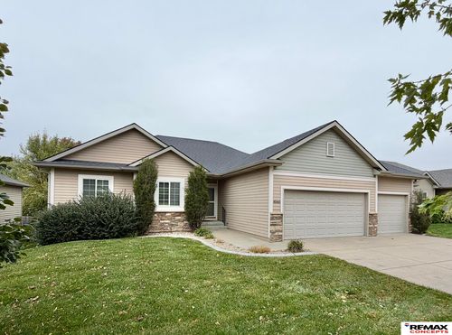 8560 Remi Ct, Lincoln, NE, 68526-1100 | Card Image