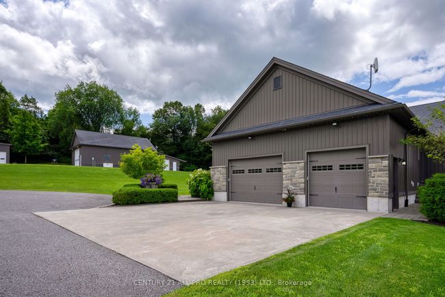 2300 Victoria Rd, House other with 4 bedrooms, 4 bathrooms and 10 parking in Carrying Place ON | Image 5