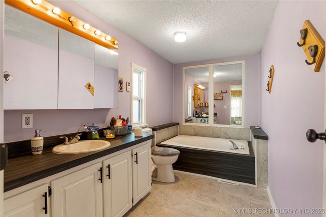 Primary bath | Image 28