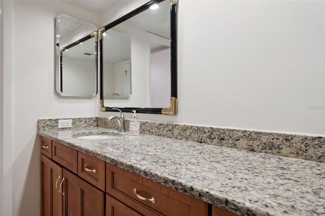 Secondary Bathroom | Image 26
