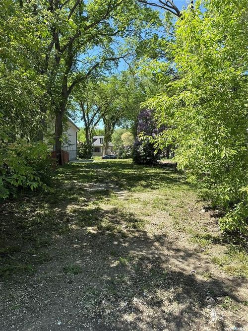 1145 Robinson St, Regina, SK, S4T2N1 | Card Image
