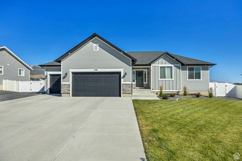 590 W Durfee St, Grantsville, UT, 84029-9805 | Card Image