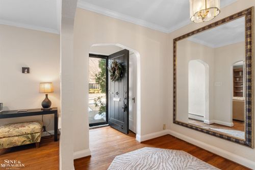 476 Saint Clair Ave, Grosse Pointe, MI, 48230-1504 | Card Image