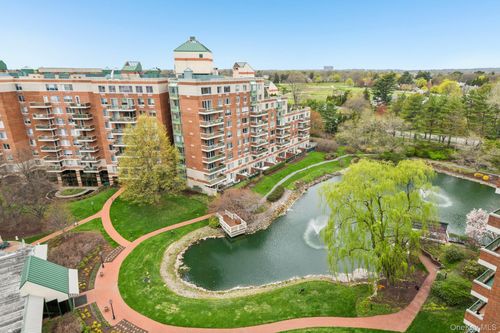 901-100 Hilton Ave, Garden City, NY, 11530-1569 | Card Image