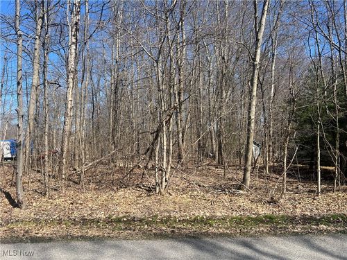 2114 N Park Ln, Roaming Shores, OH, 44084-9618 | Card Image