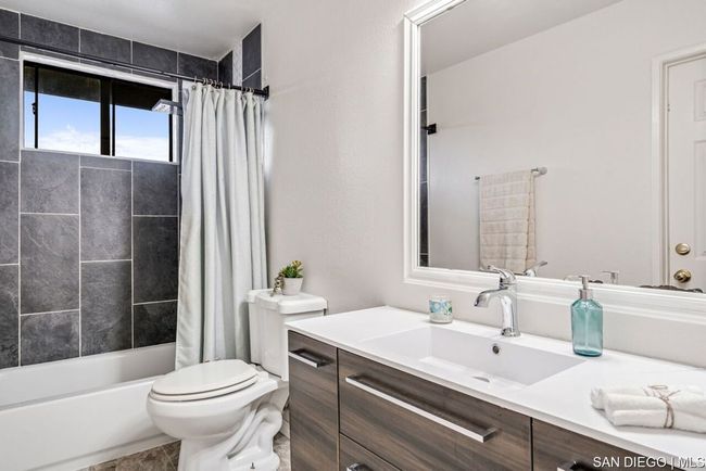 2351 Star Pine Dr, House other with 3 bedrooms, 3 bathrooms and 4 parking in Lemon Grove CA | Image 21