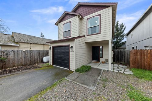 1379 Circle Wood Dr, Central Point, OR, 97502-2992 | Card Image