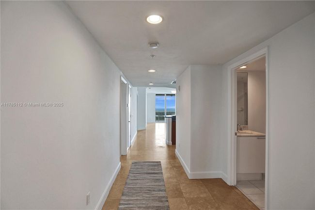 APT-2503 - 15051 Royal Oaks Ln, Condo with 3 bedrooms, 3 bathrooms and null parking in North Miami FL | Image 7