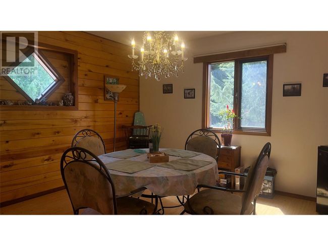 5110 Vance Rd, House other with 3 bedrooms, 3 bathrooms and 2 parking in Canyon BC | Image 6