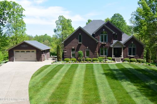 1464 E Sanders Ln, Mt. Washington, KY, 40047-7541 | Card Image