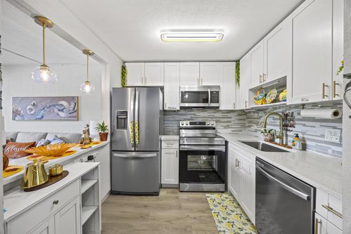 apt-202-200 Village Green Cir E, Palm Springs, FL, 33461-1429 | Card Image
