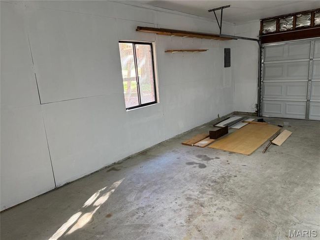 View of garage | Image 44