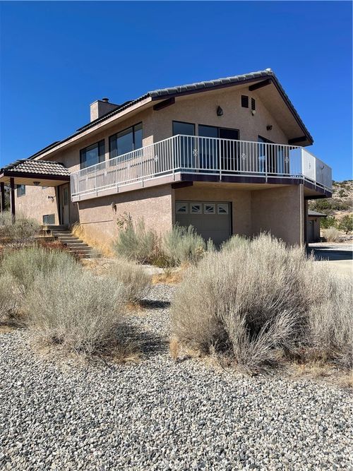 16102 E Avenue Y8, Llano, CA, 93544 | Card Image