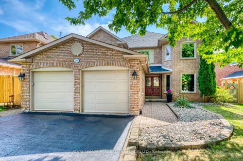 1366 Fieldcrest Lane, Oakville, ON, L6M2W8 | Card Image