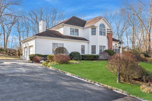 23 Cobbler Ln, East Setauket, NY, 11733-1171 | Card Image