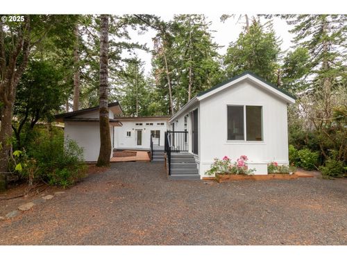 231 Horseshoe Bnd, Florence, OR, 97439-8772 | Card Image