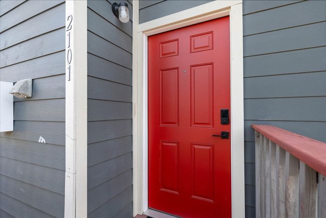 View of exterior entry | Image 11