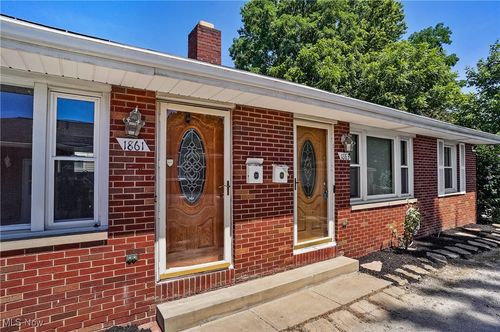 1861 Highview Avenue, Akron, OH, 44301 | Card Image