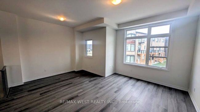11 Paradox St, House attached with 3 bedrooms, 4 bathrooms and 1 parking in Woodbridge ON | Image 6