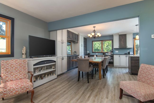 Looking into the dining room | Image 8