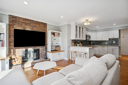 202-1157 Nelson St, Vancouver, BC, V6E1J3 | Card Image