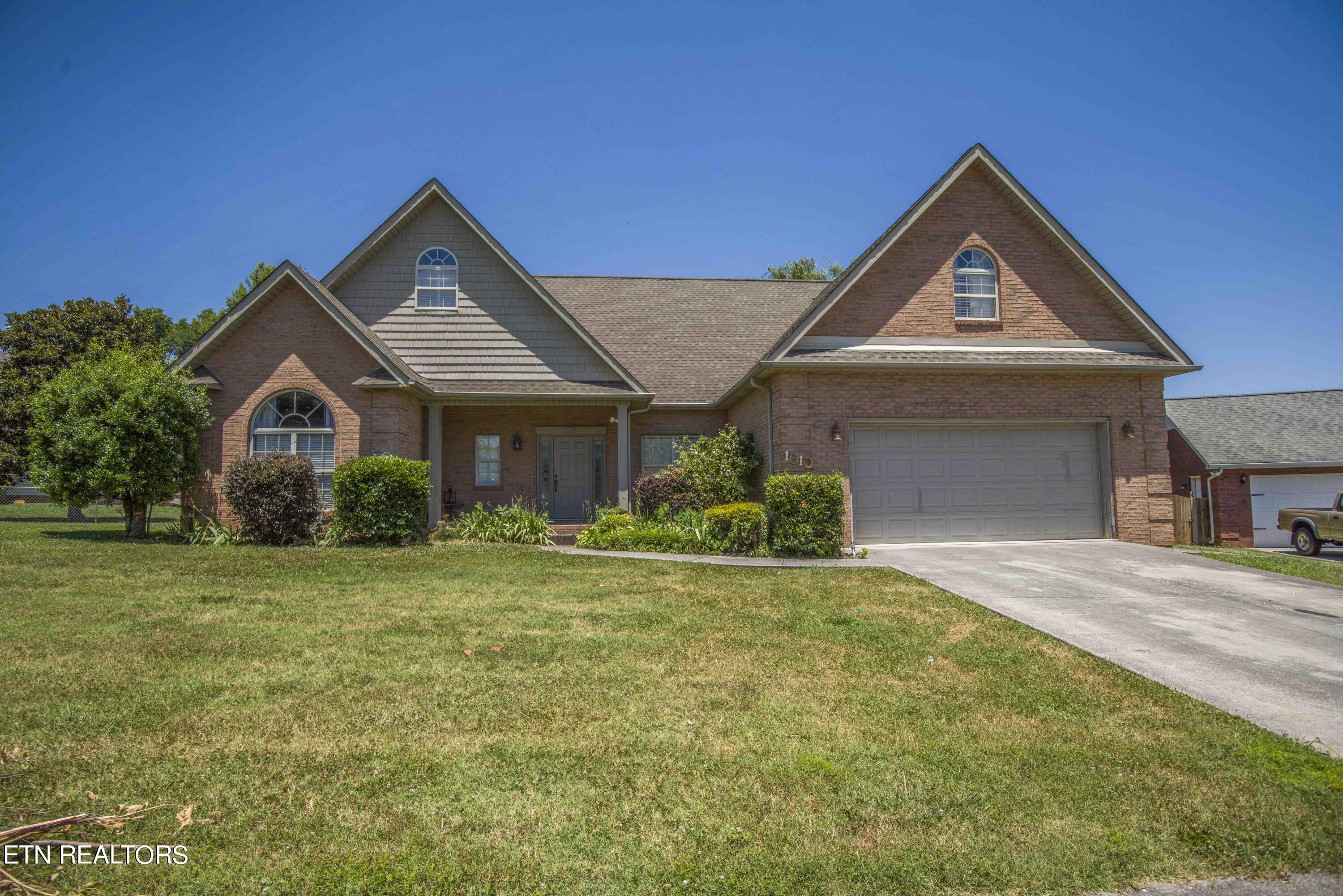 Wilcox St, Maryville, TN 37804